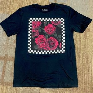 LCM International “Roses” T-Shirt Size: Med